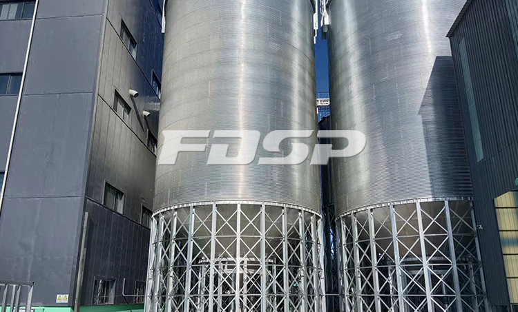 Se completó la puesta en marcha de la línea de producción de alimentos para ganado y aves de corral + rumiantes con una producción anual de 180,000 toneladas en Kulun Banner, Mongolia Interior (图3) Silo 2.jpg