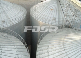 Construcción de techo de almacén